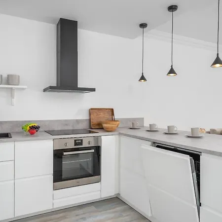 Apartment Stunning 3br Flat Near And Puerto Marina By Costarentals - Ref 150